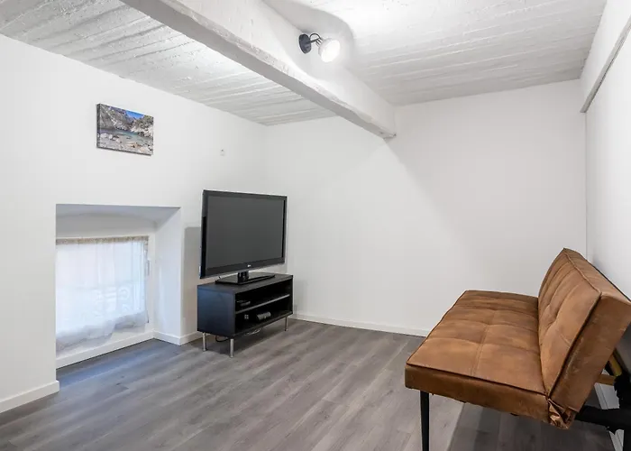 Central, 2 Chambres, Charmant.