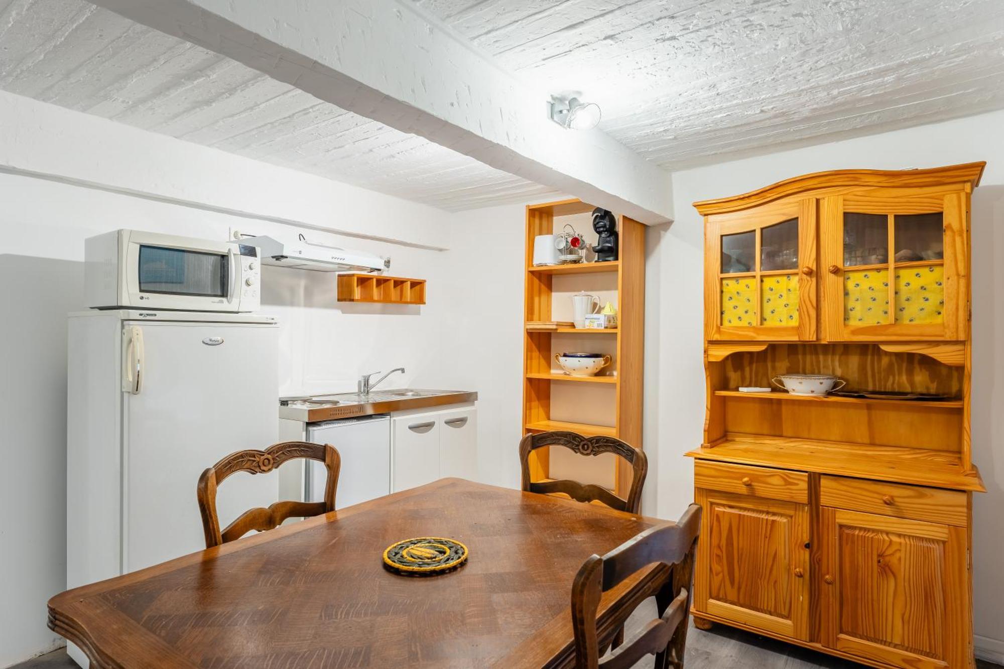 Apartment Central, 2 Chambres, Charmant. *